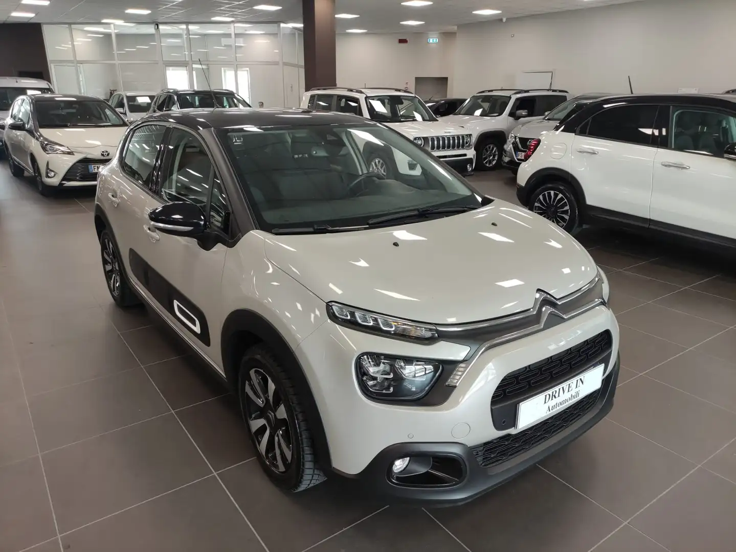 Citroen C3 1.5 bluehdi Shine s Beige - 1