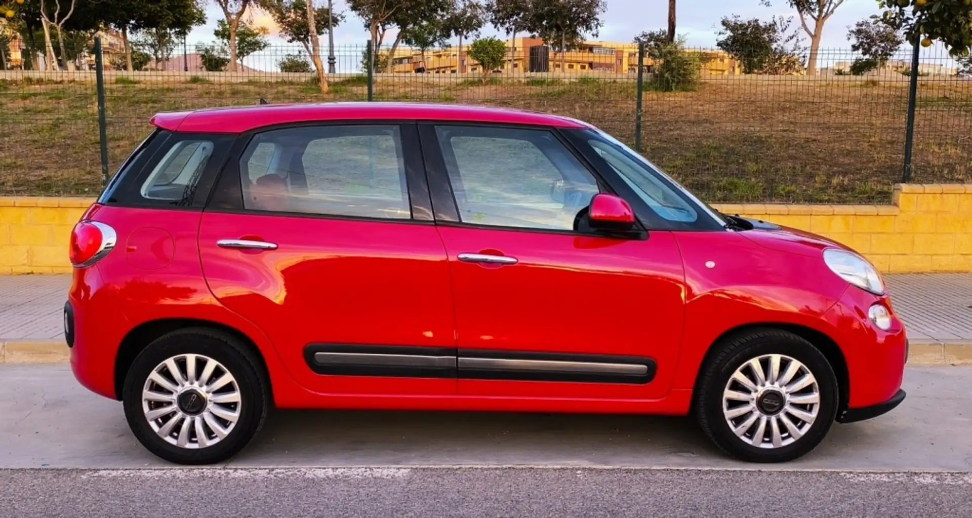 Fiat 500L 1.3Mjt II S&S Lounge 85 Rouge - 1