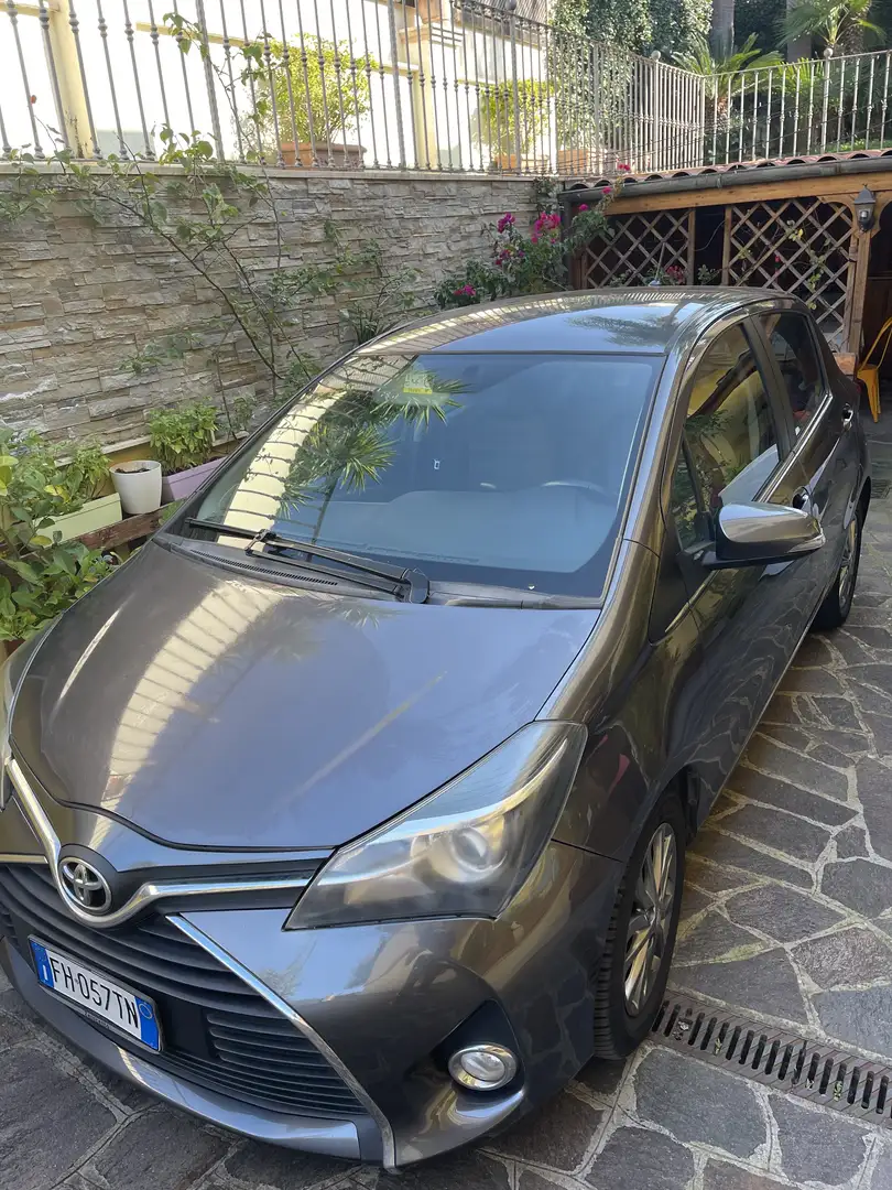 Toyota Yaris 5p 1.3 Sol c/CL - 2