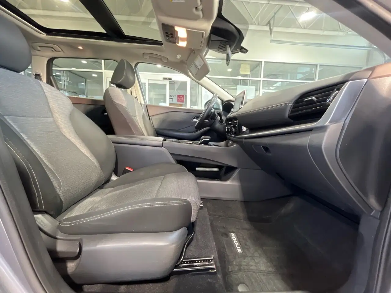 Nissan Rogue снимка Nissan Rogue