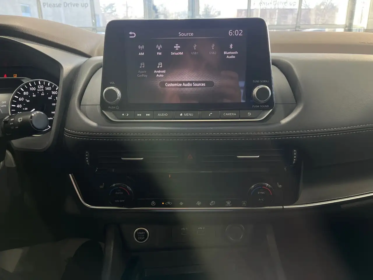 Nissan Rogue снимка Nissan Rogue