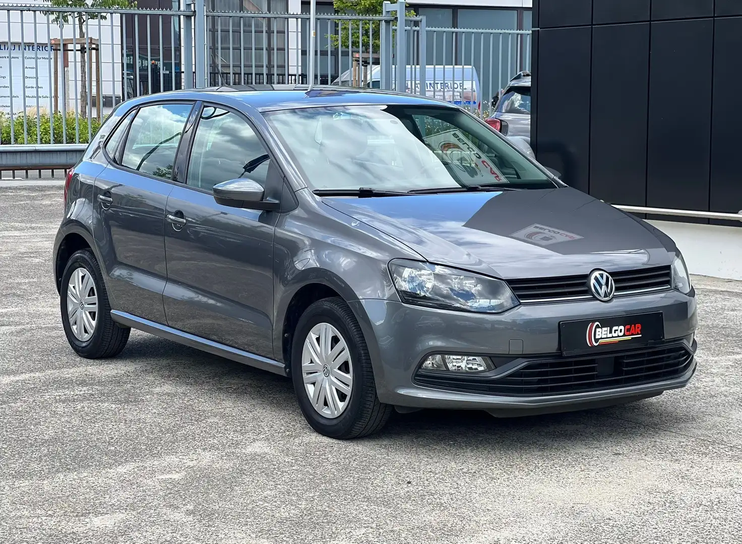 Volkswagen Polo ESSENCE - AIRCO - NAVI - CONTRÔLE TECHNIQUE OK Gris - 1