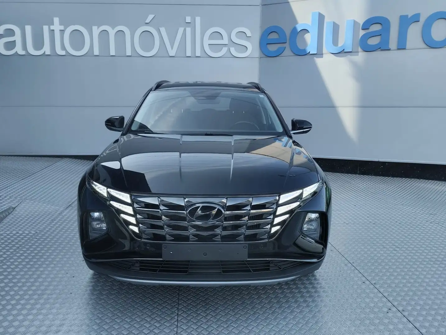 Hyundai TUCSON 1.6 CRDI 48V Style 4x4 DT Schwarz - 2