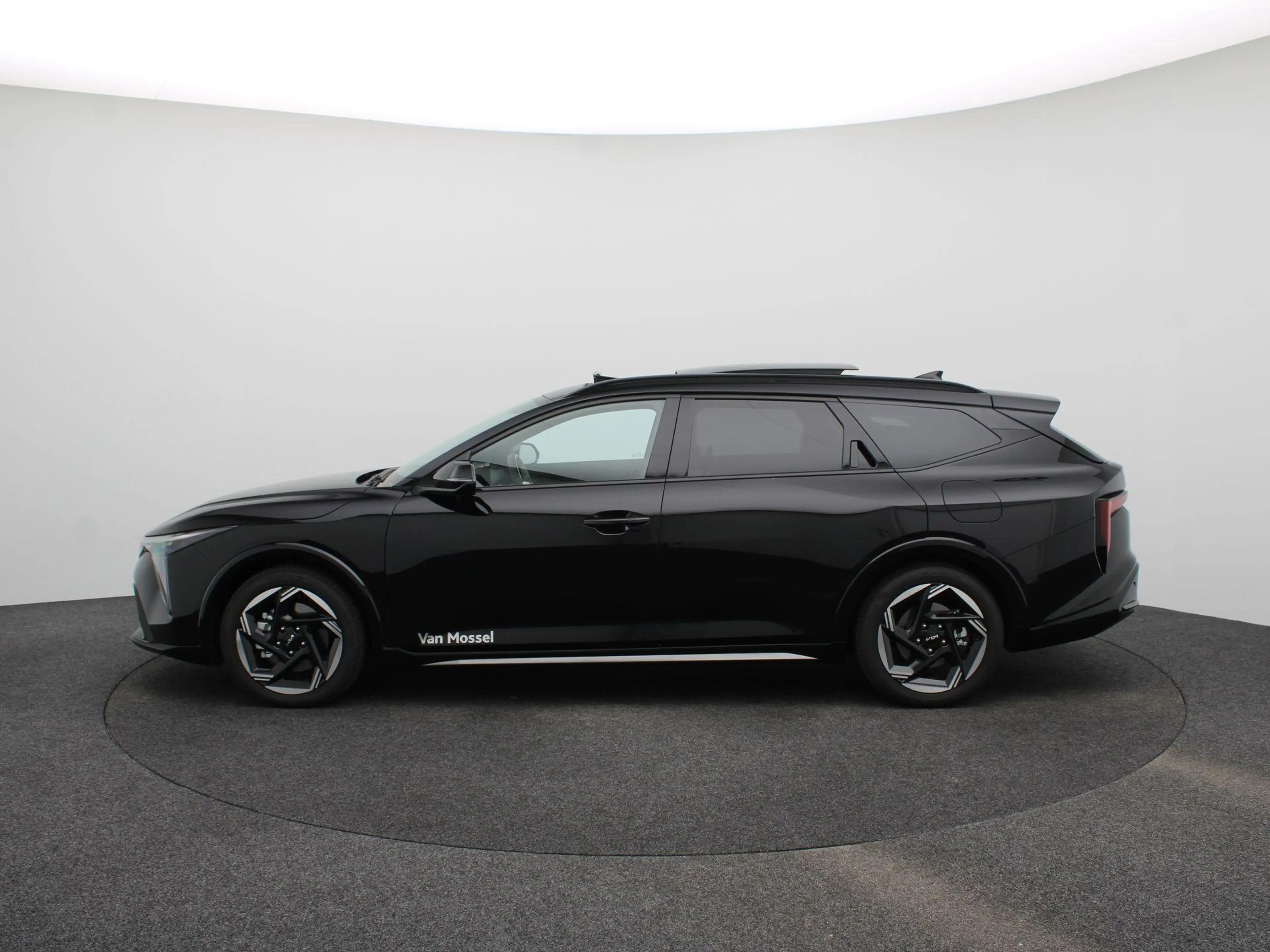 Kia K4 Sportswagon 1.0 T-GDi MHEV GT-Line Launch Edition — photo 4