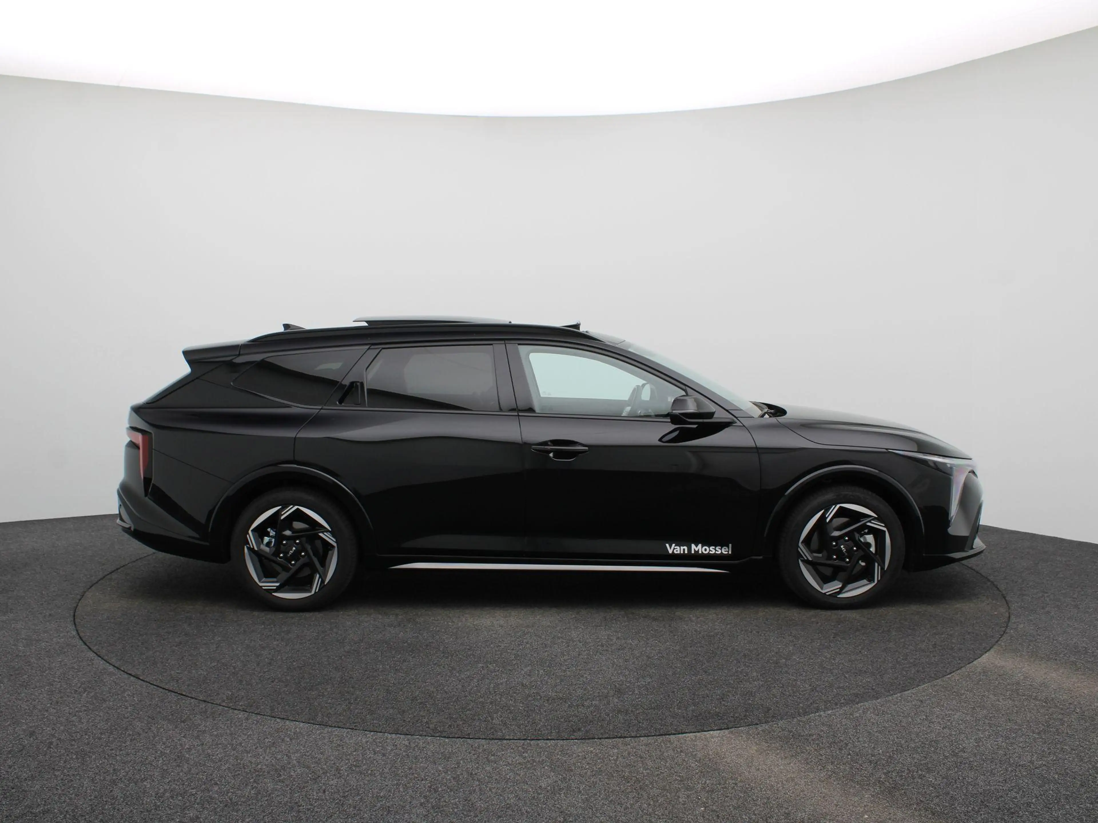 Kia K4 Sportswagon 1.0 T-GDi MHEV GT-Line Launch Edition — photo 6