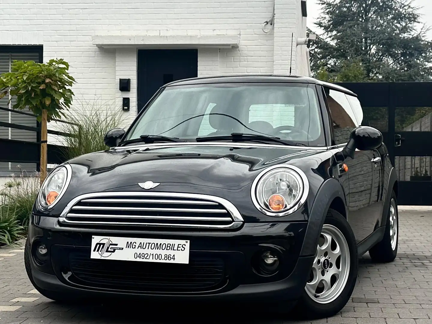 MINI Cooper D FACE LIFT - AIRCO - PEU DE KM -JANTES -START STOP Zwart - 1