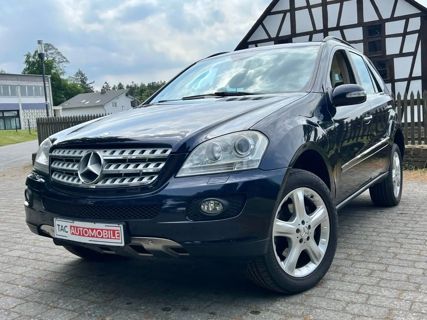 Mercedes-Benz ML 320 CDI 4Matic Sport Pkt OffRoad Xen AHK Leder Kék - 2