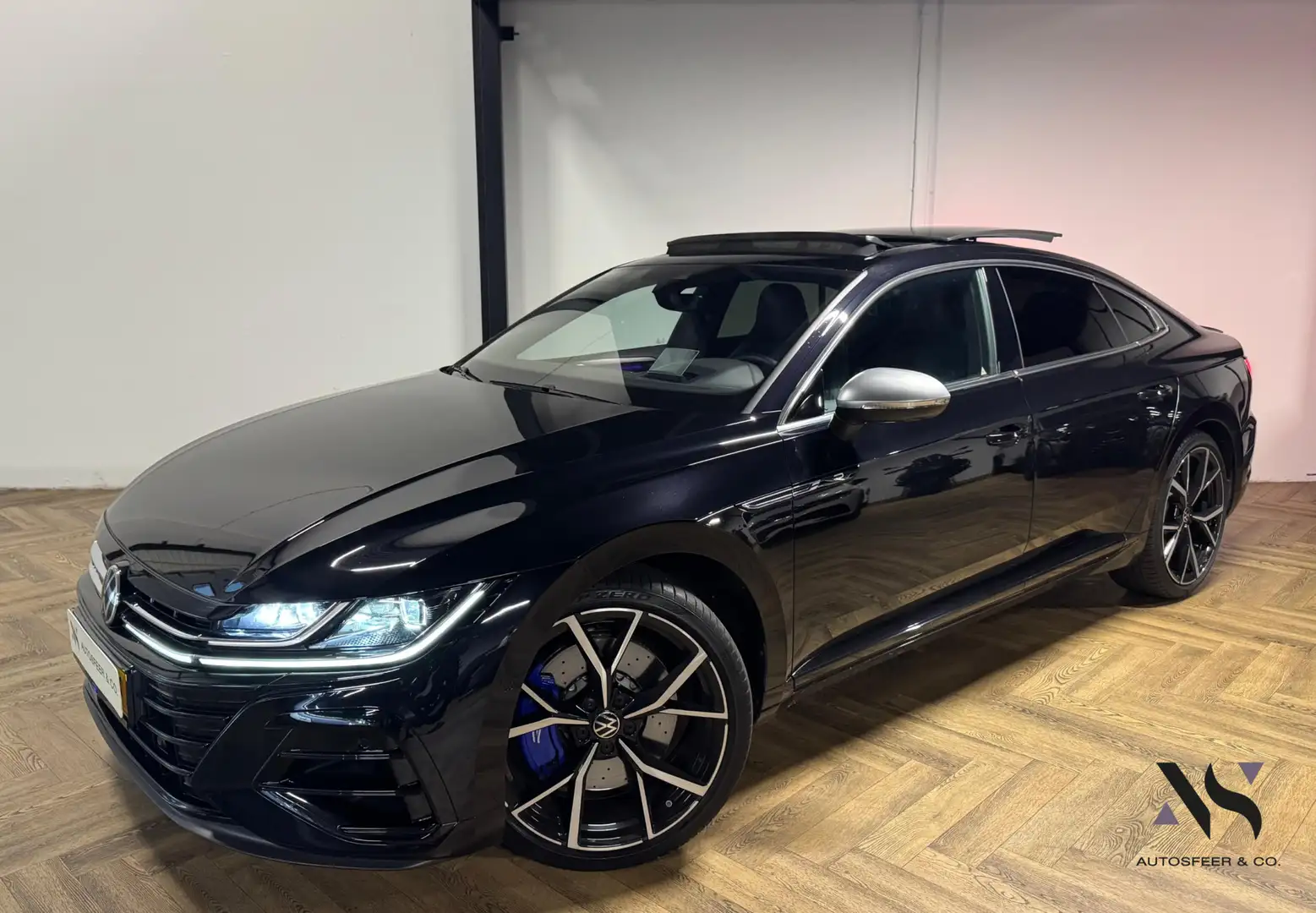 Volkswagen Arteon 2.0 TSI R PANO KEYLESS HUD VOL' Zwart - 1
