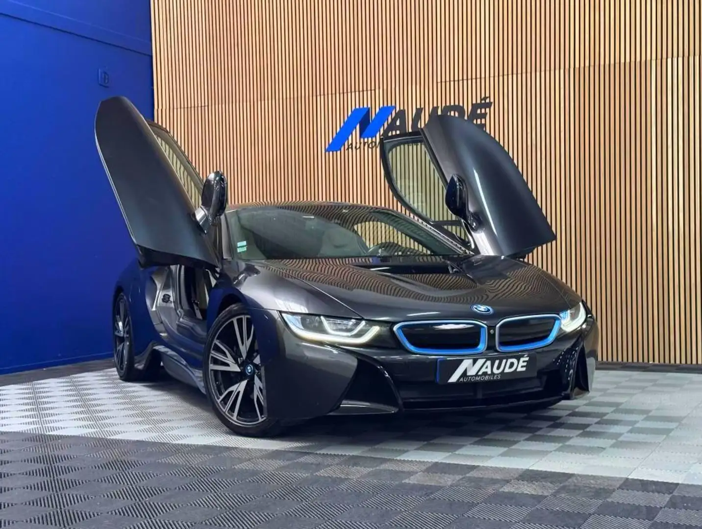 BMW i8 I8 362 CH HYBRID - Immat France Grau - 1