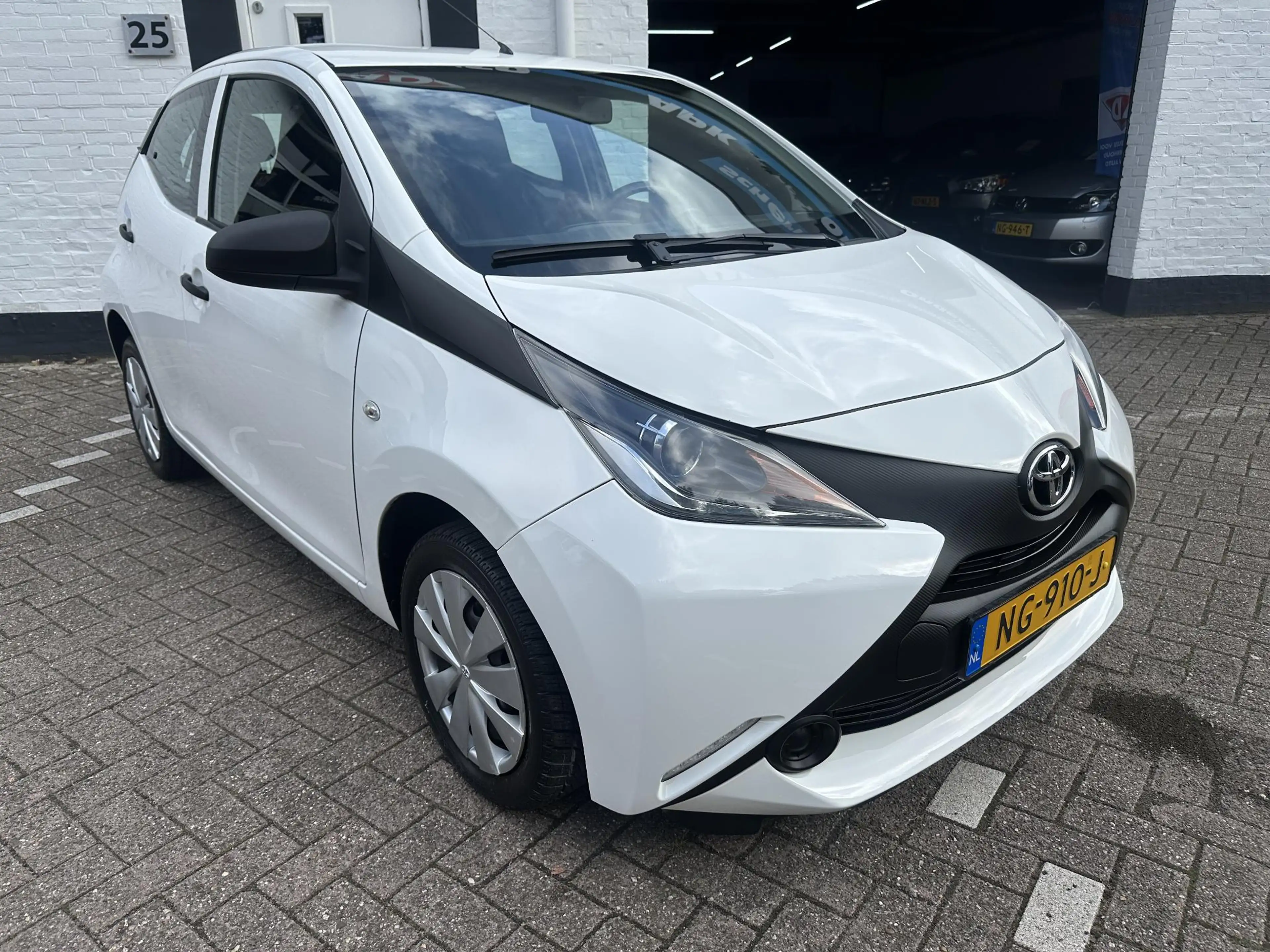 Toyota Aygo 1.0 VVT-i x-now /Nieuwe apk/Airco/All season bande — photo 2