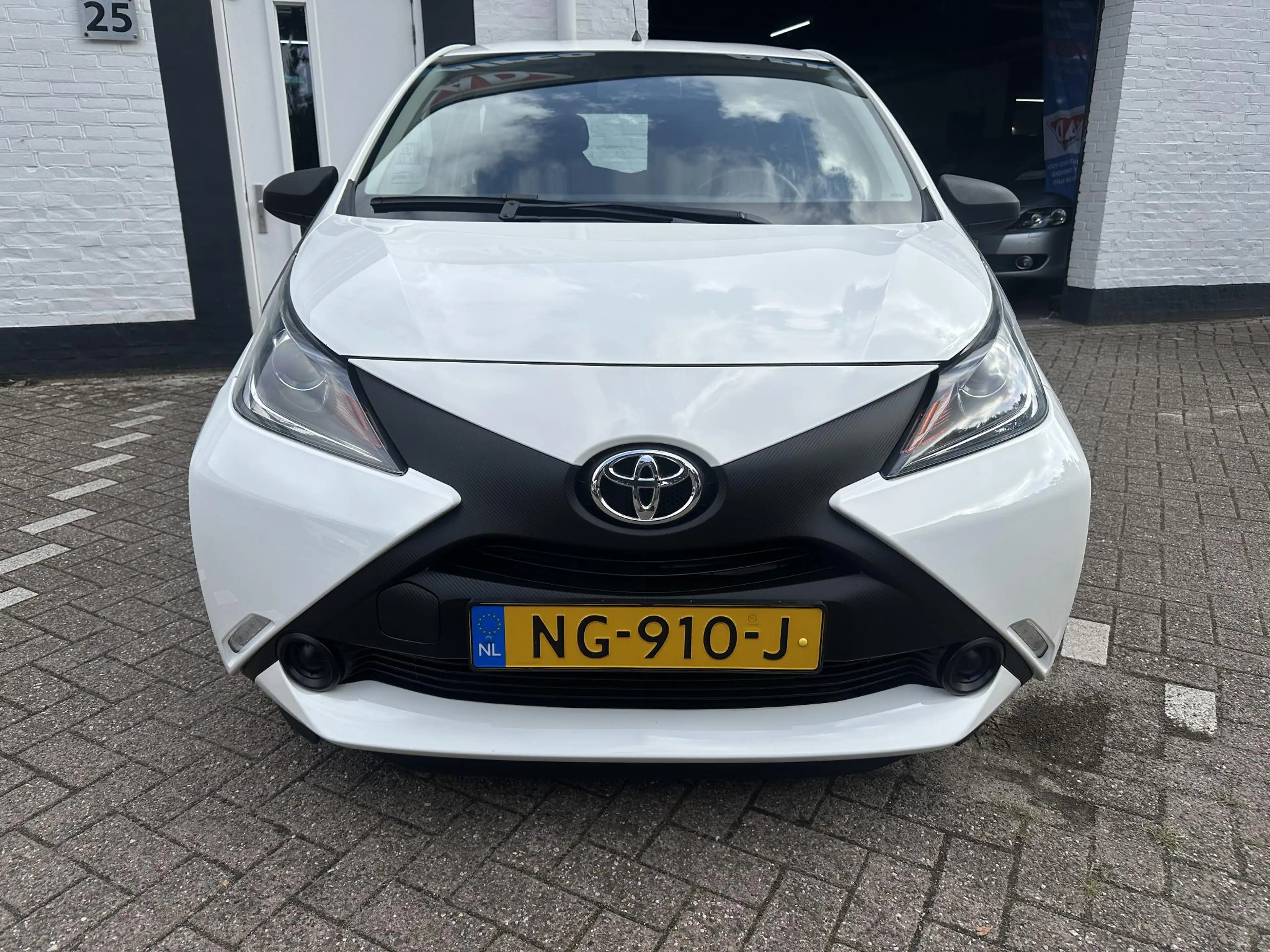 Toyota Aygo 1.0 VVT-i x-now /Nieuwe apk/Airco/All season bande — photo 5