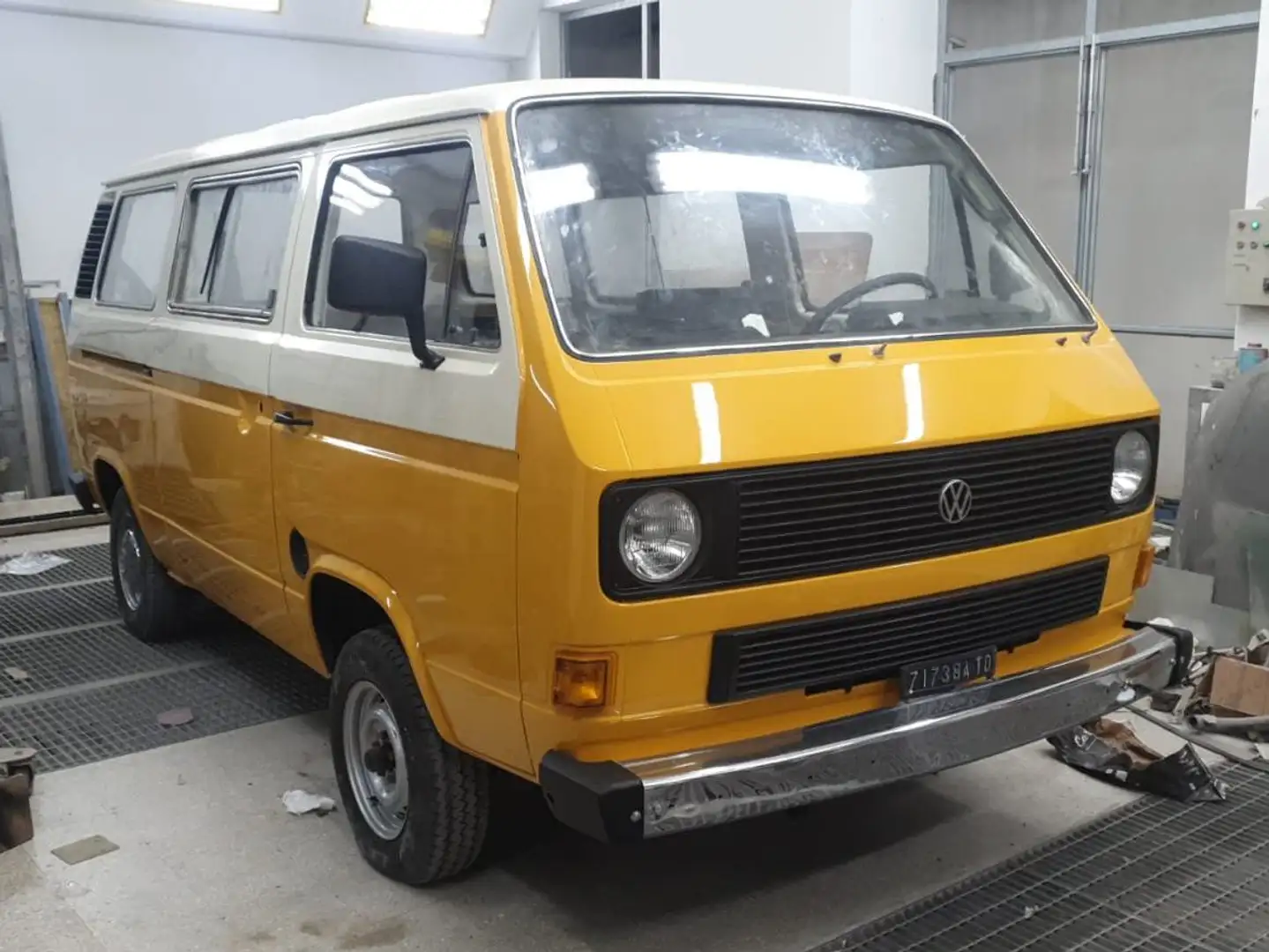 Volkswagen T3 Caravelle Giallo - 2