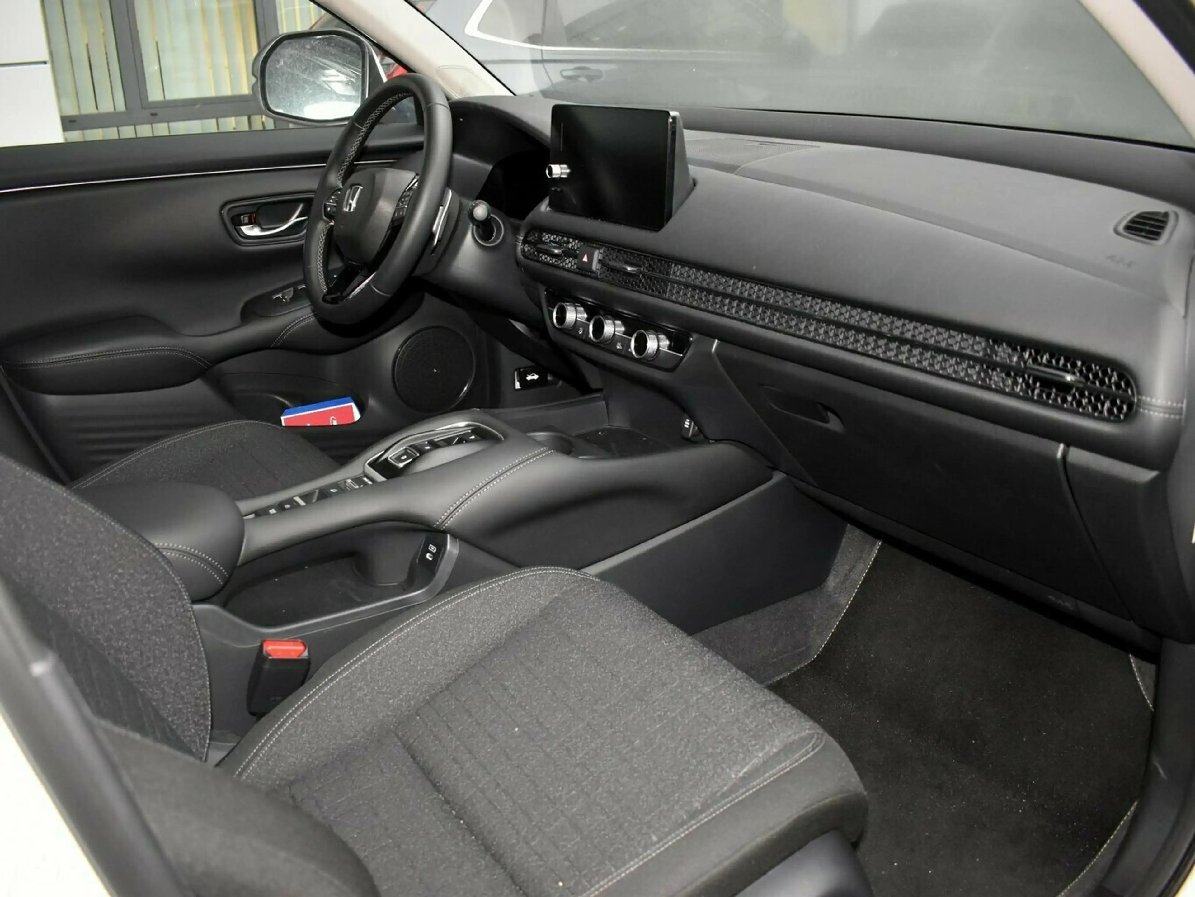 Honda ZR-V e:HEV Elegance — photo 3