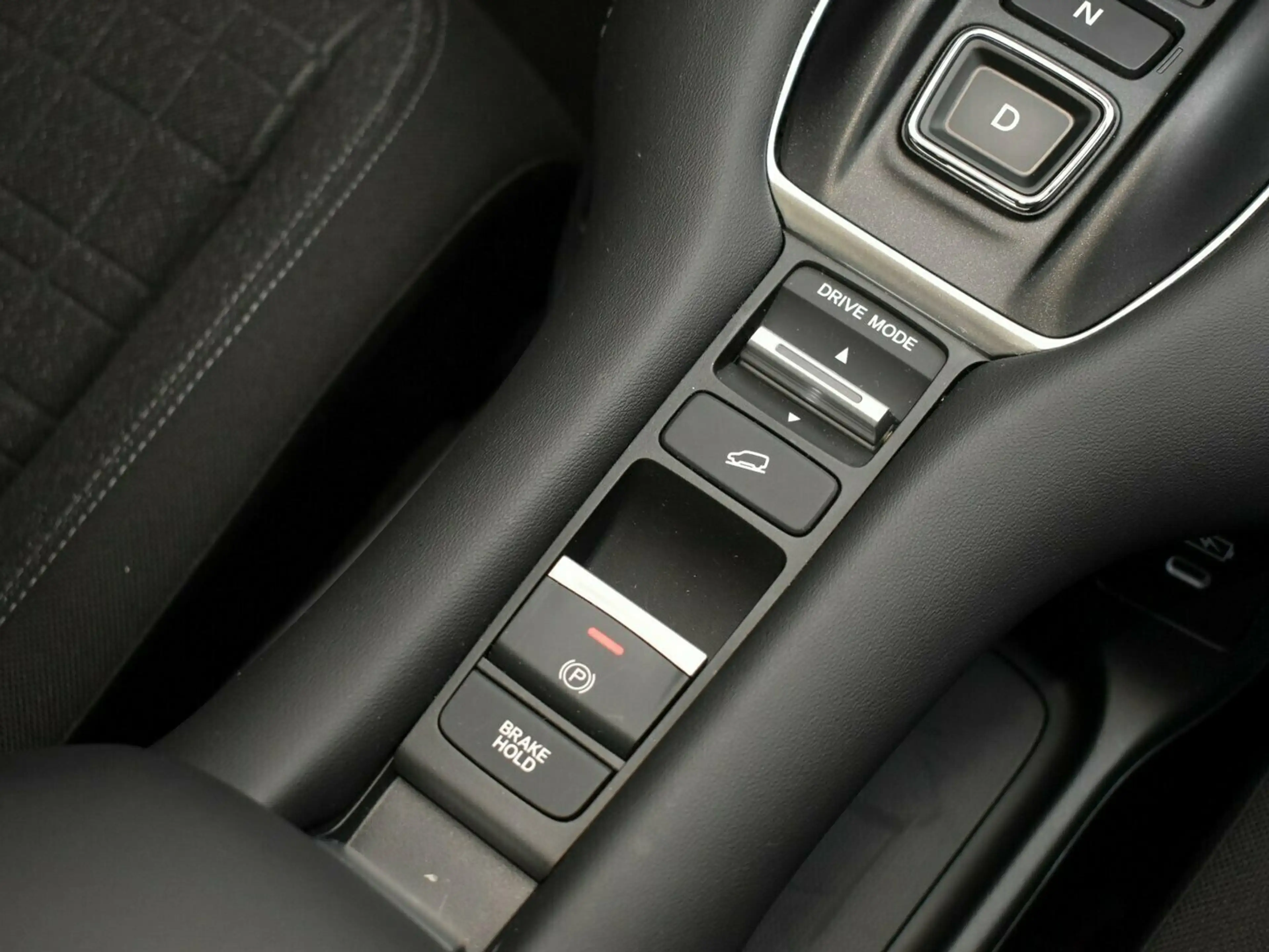 Honda ZR-V e:HEV Elegance — photo 8