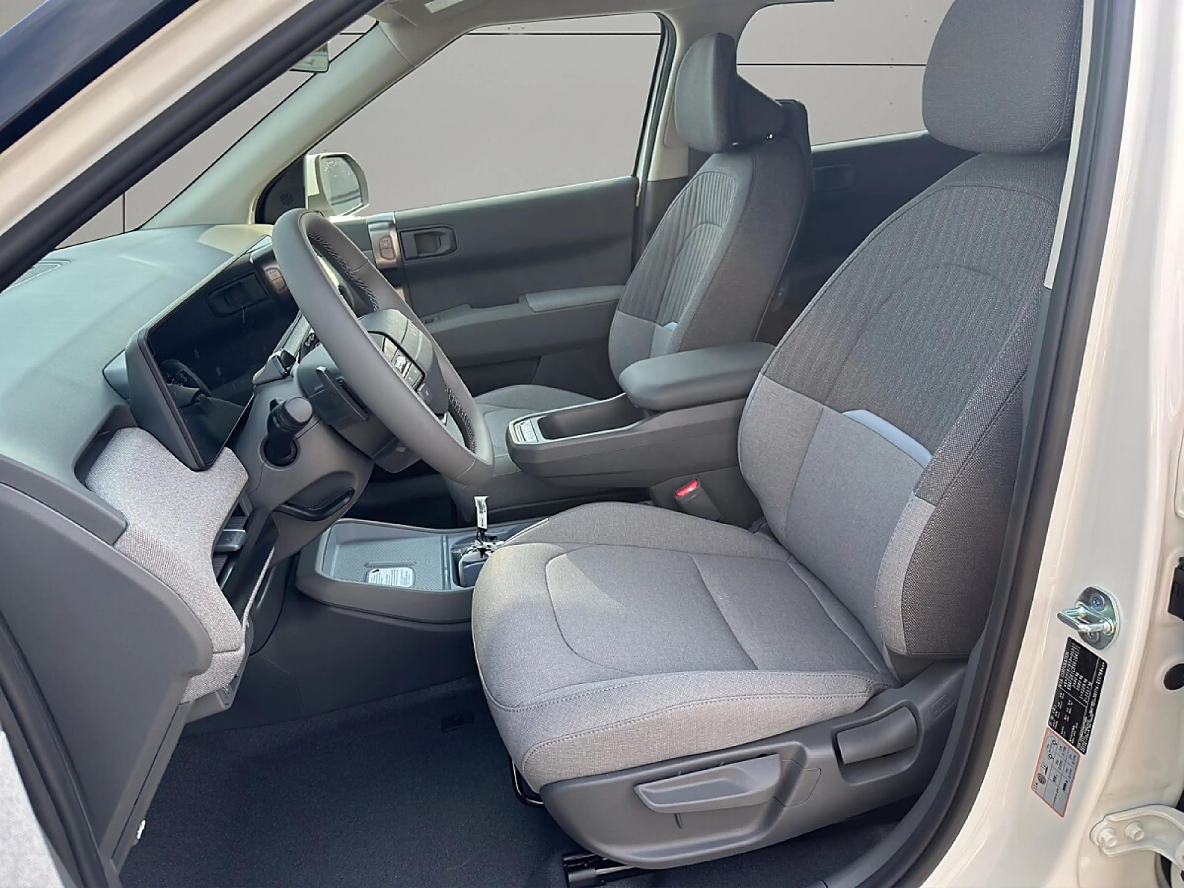 Kia EV3 AWD 81,4kWh Earth — photo 8