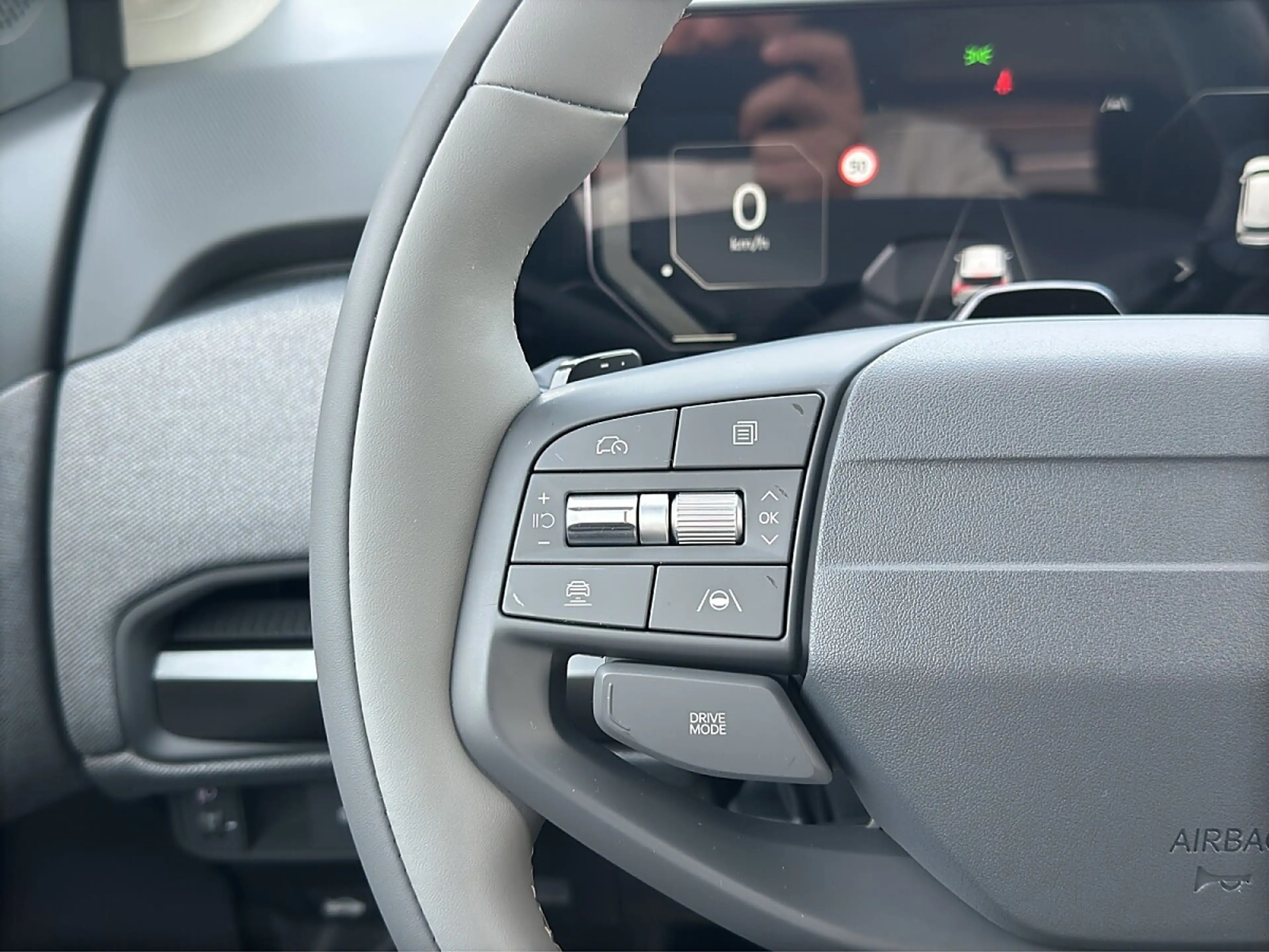 Kia EV3 AWD 81,4kWh Earth — photo 12