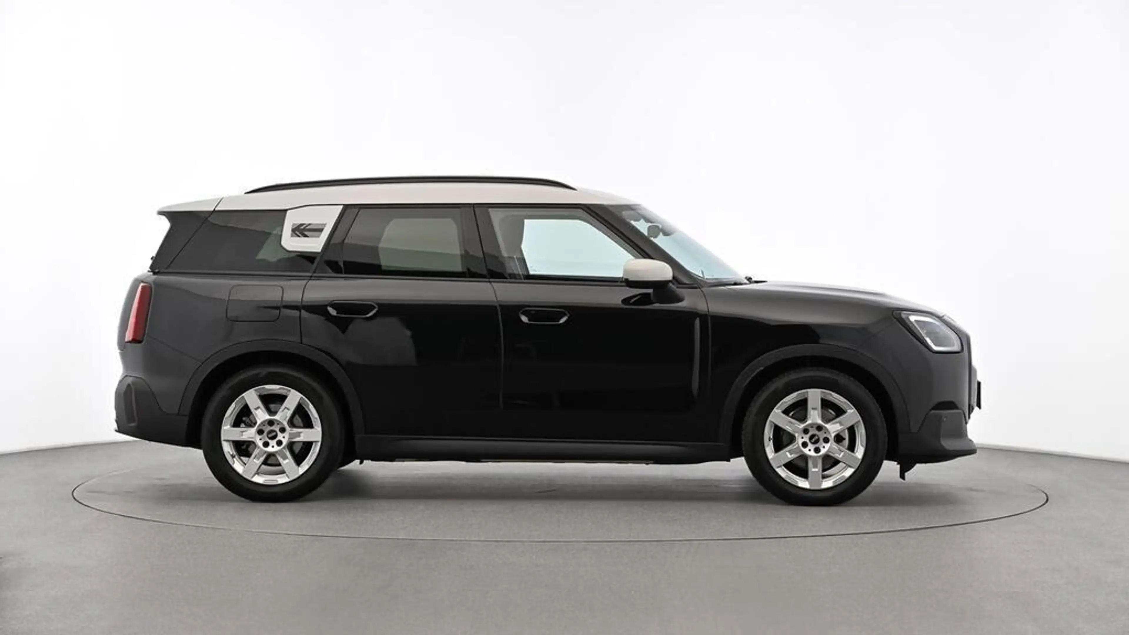 MINI Countryman E — photo 4