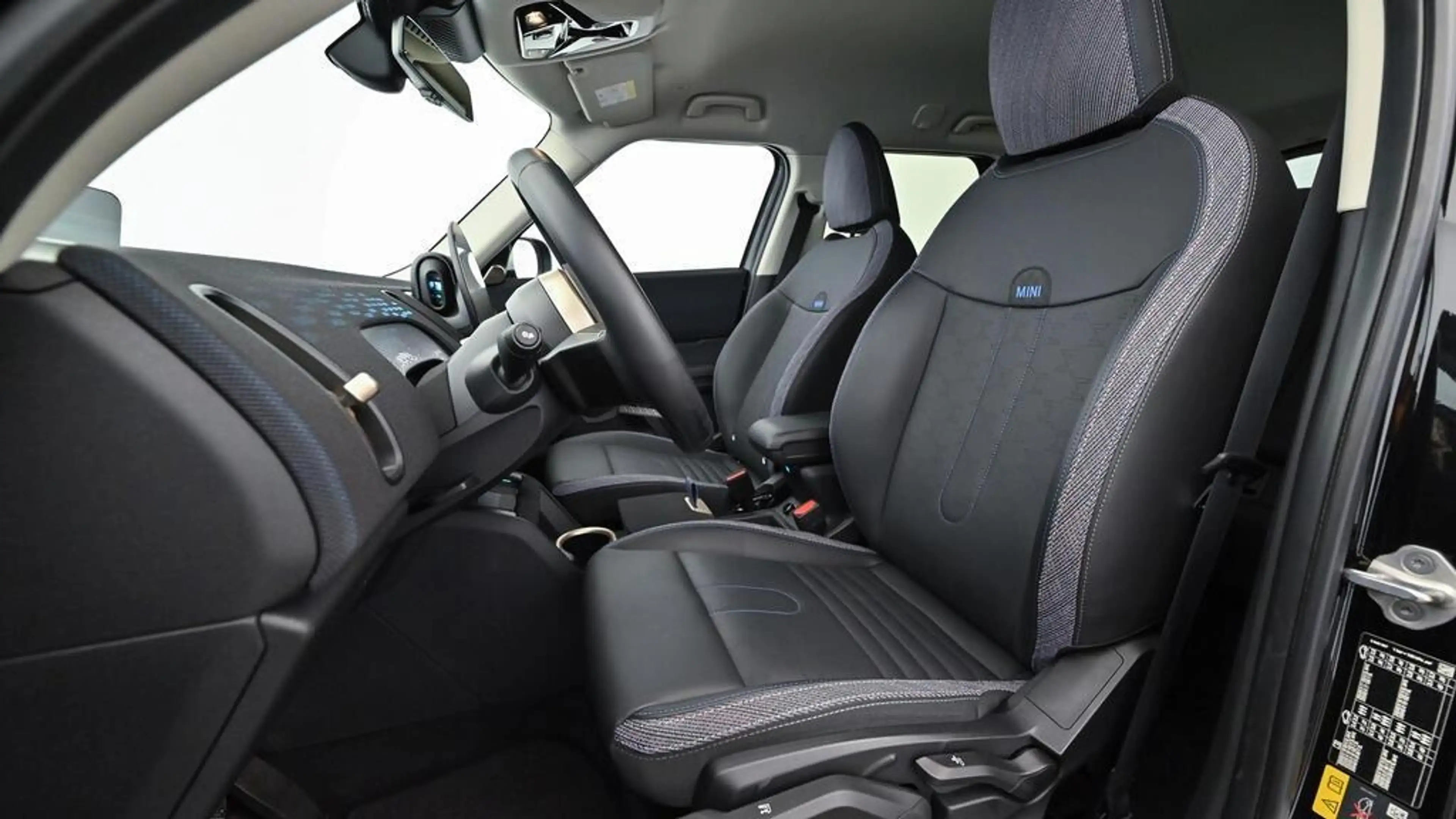 MINI Countryman E — photo 12