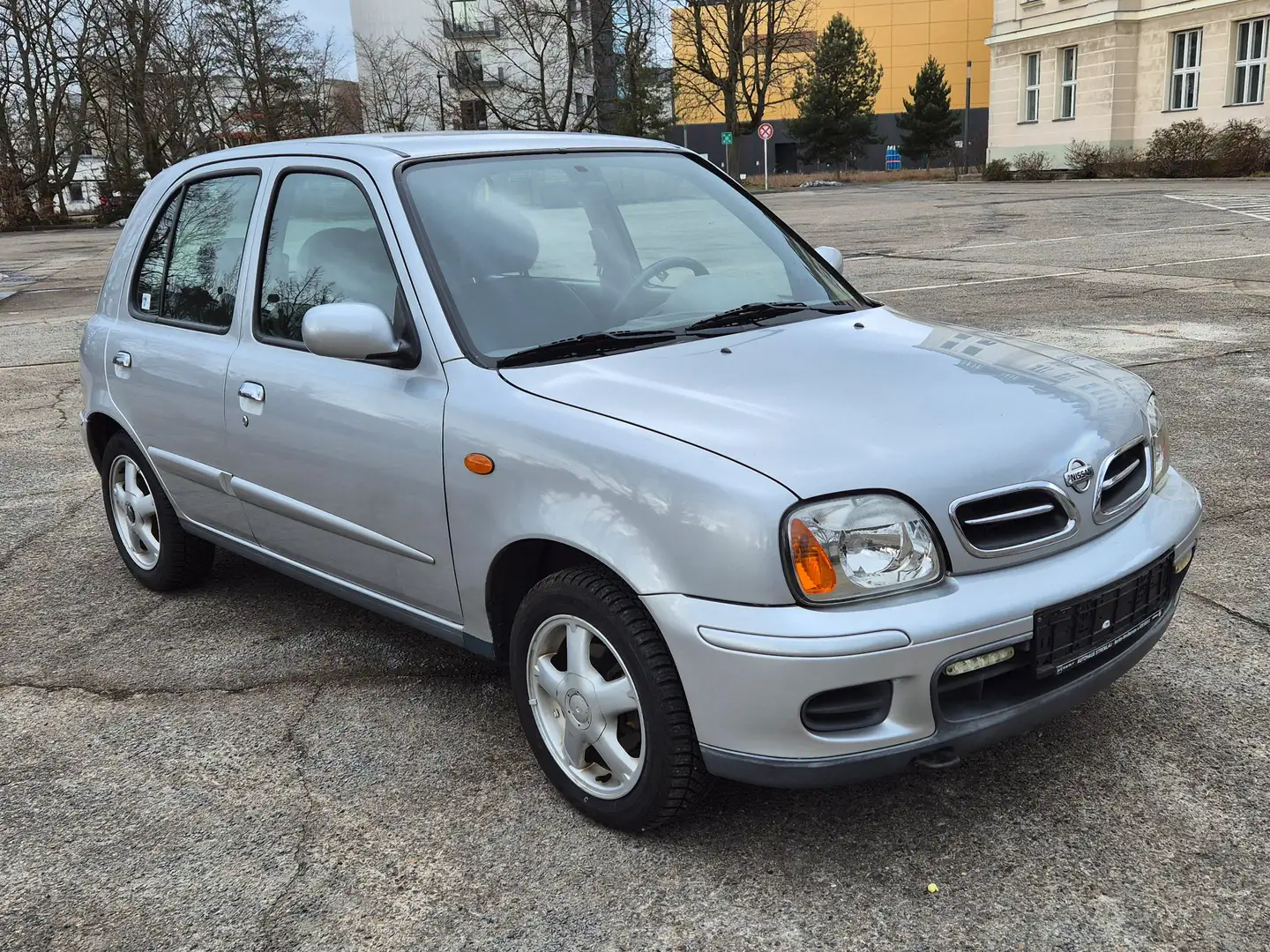 Nissan Micra Micra 1.4 Comfort Automatik Argintiu - 1