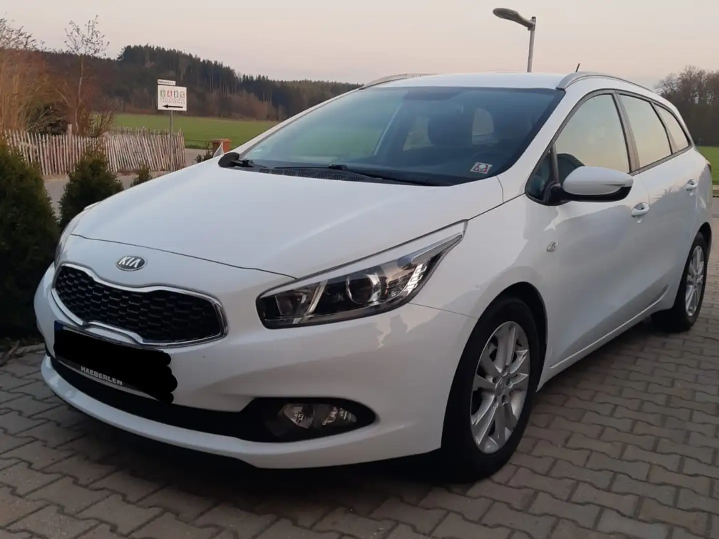 Kia Ceed / cee'd Ceed 1.6 CRDi 90 Vision Weiß - 1