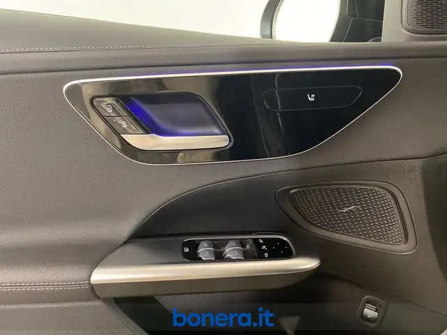 Mercedes-Benz 300 view 19