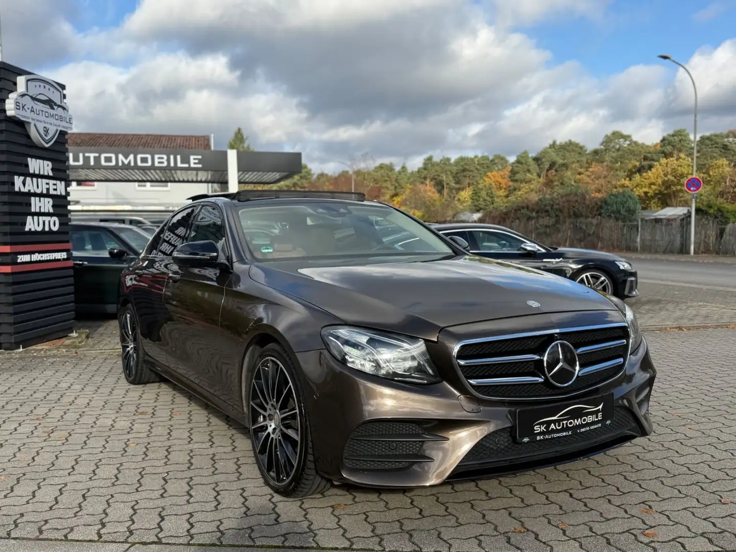 Mercedes-Benz E 350 d AMG PANO-ACC-360-BURMESTER-HUD-SPUR-WIDE Braun - 1