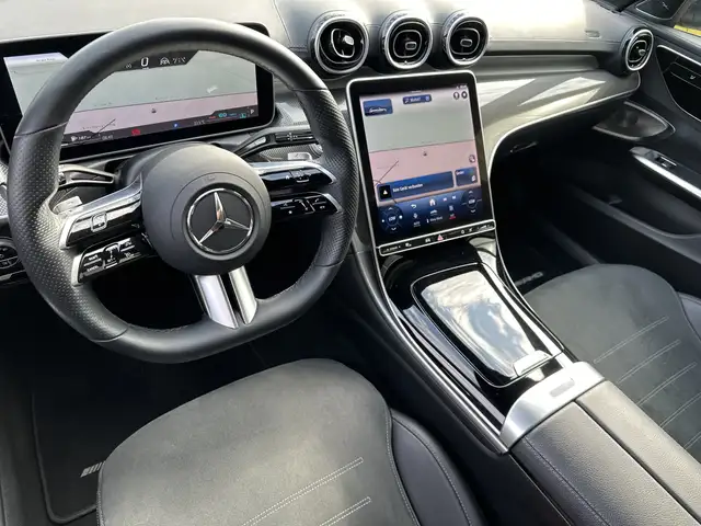 Mercedes-Benz 220 view 10