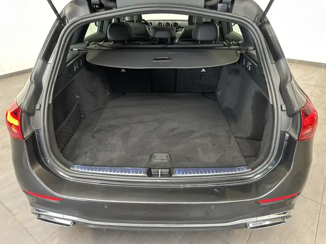 Mercedes-Benz 220 view 8