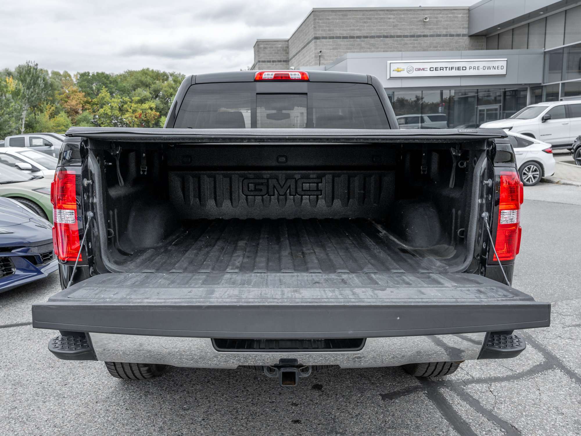 used 2018 GMC Sierra 1500 car, priced at $25,989