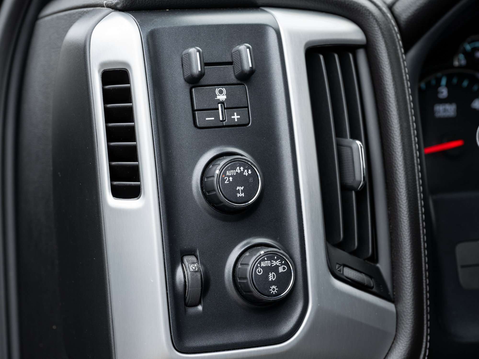 used 2018 GMC Sierra 1500 car, priced at $25,989