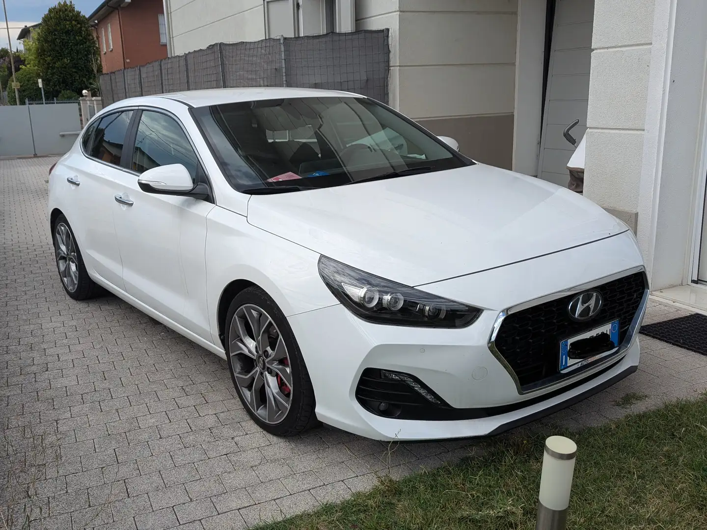 Hyundai i30 i30 Fastback Fastback 1.4 t-gdi Style dct Bianco - 1
