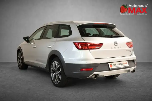 Seat Leon Leon view 3