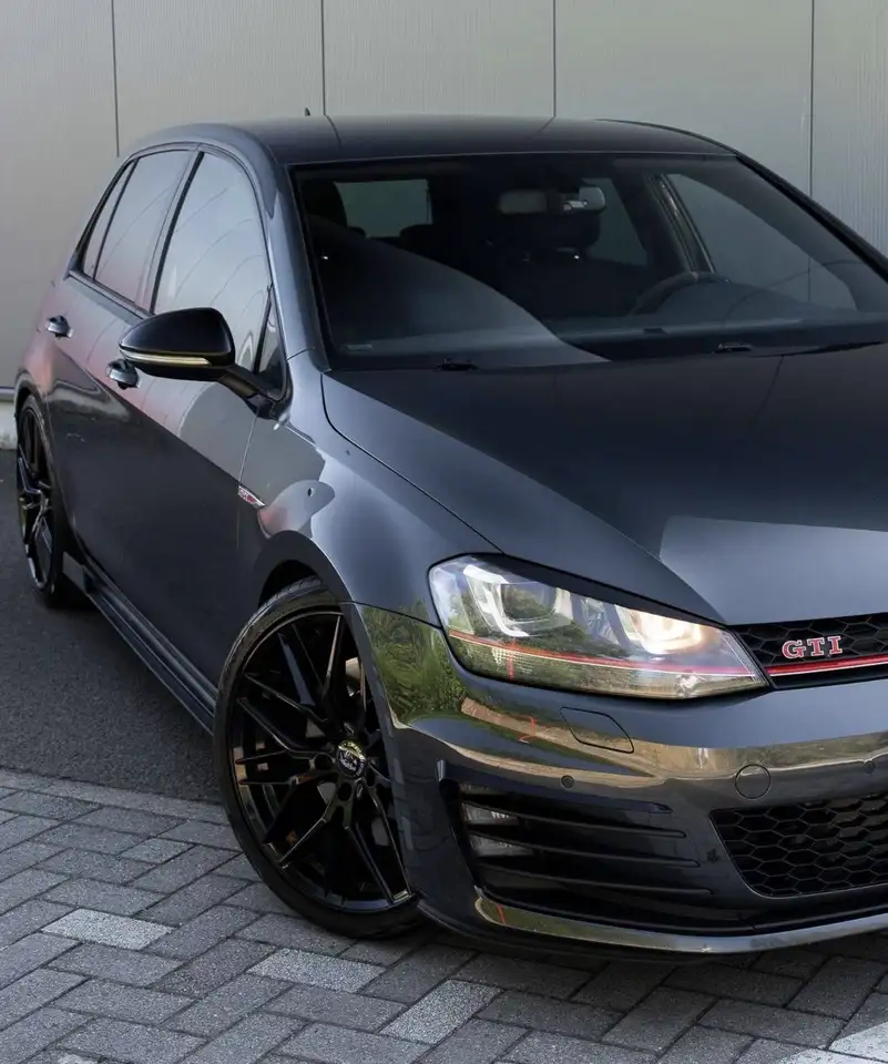 Volkswagen Golf GTI