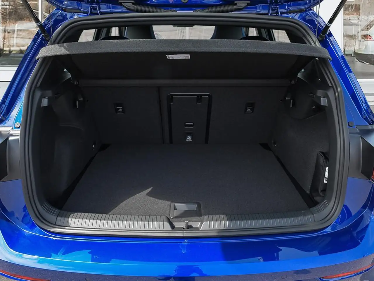 Volkswagen Golf R photo Volkswagen Golf R