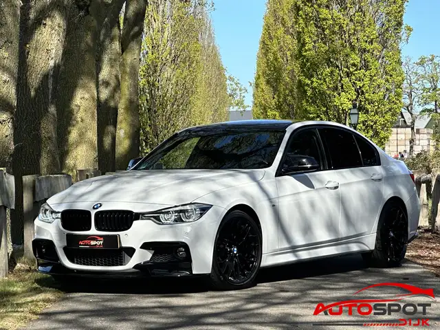 BMW 318 3-serie 318i Centennial High Executive M-Sport