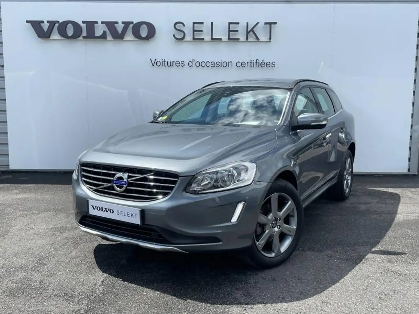 Volvo XC60 D4 190ch Momentum Business Geartronic - 1