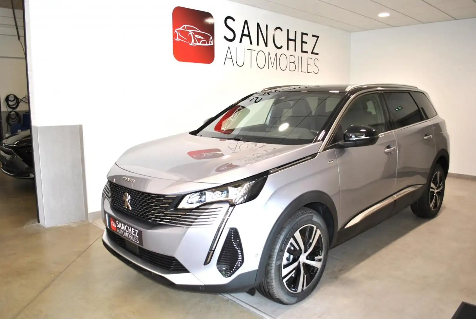 Peugeot 5008 II (2) 1.2 PURETECH 130 EAT8 GT Gris - 1