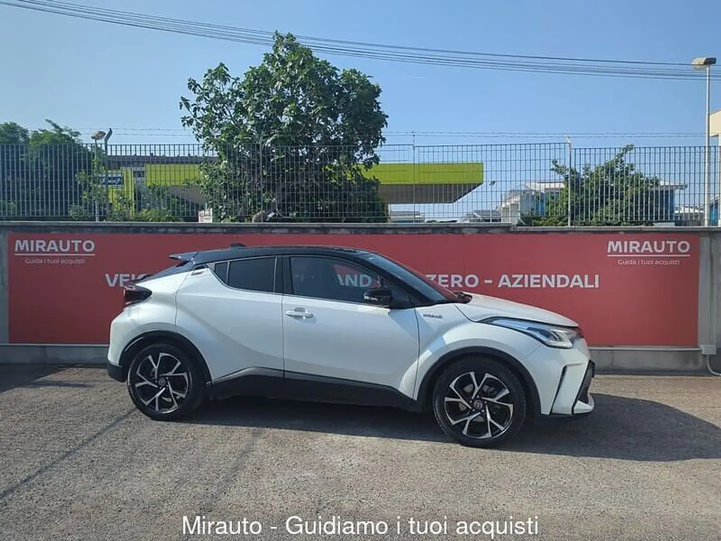 Toyota C-HR 2.0 Hybrid E-CVT Trend Bianco - 1