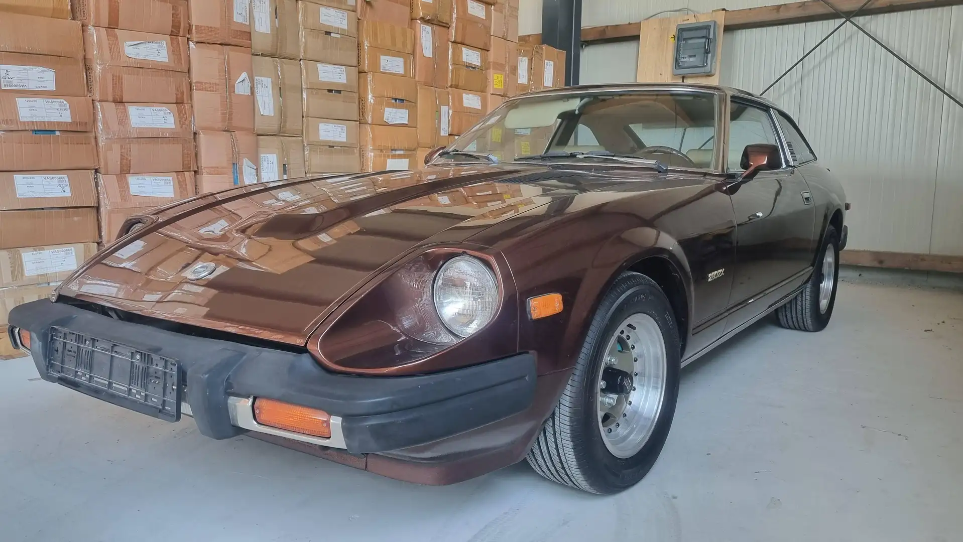 Nissan 280 ZX Braun - 2