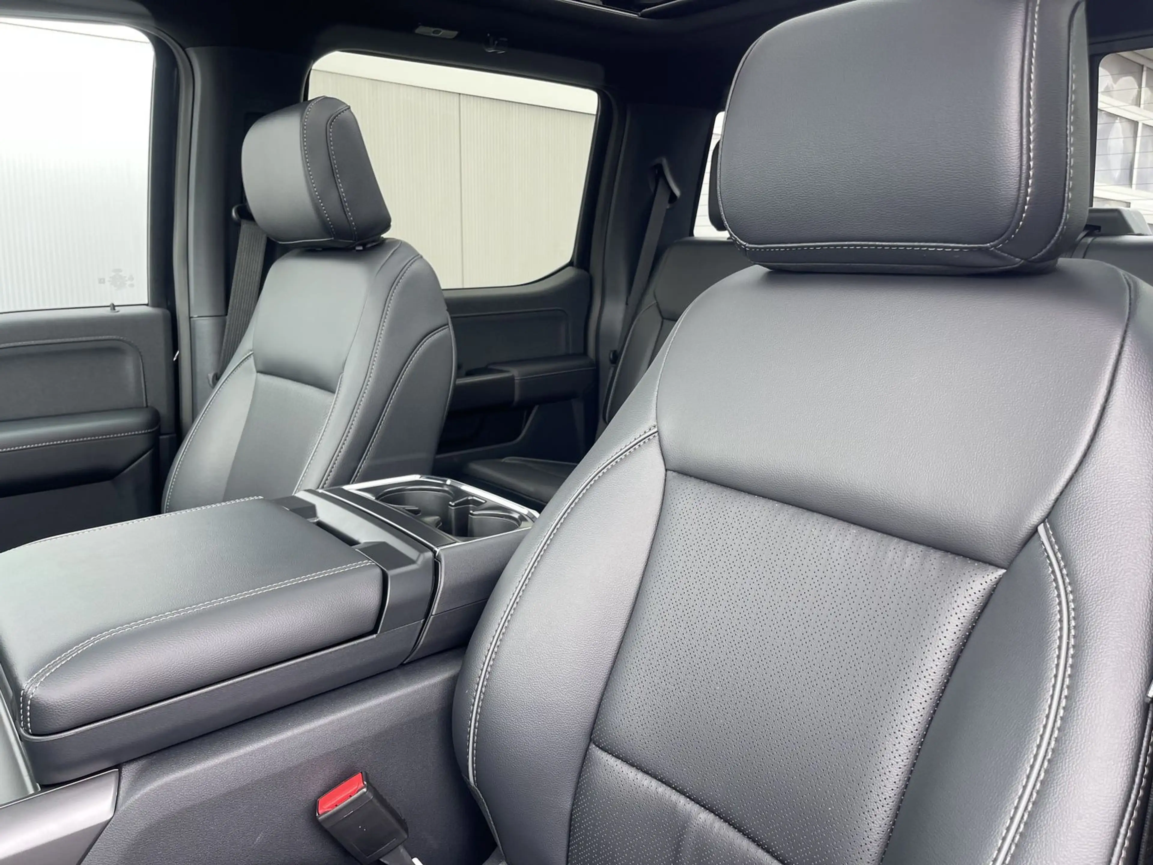 Ford F 150 Super Crew Larait Black Edition 5,0 V8 — photo 11