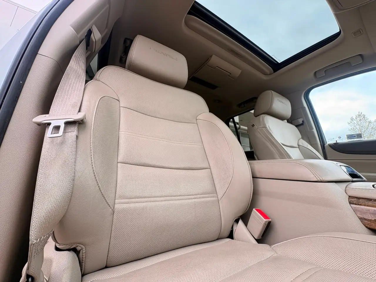 GMC Yukon снимка GMC Yukon