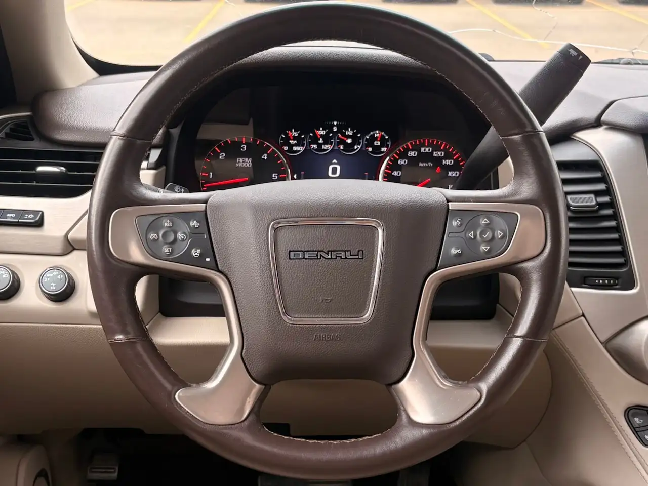 GMC Yukon снимка GMC Yukon