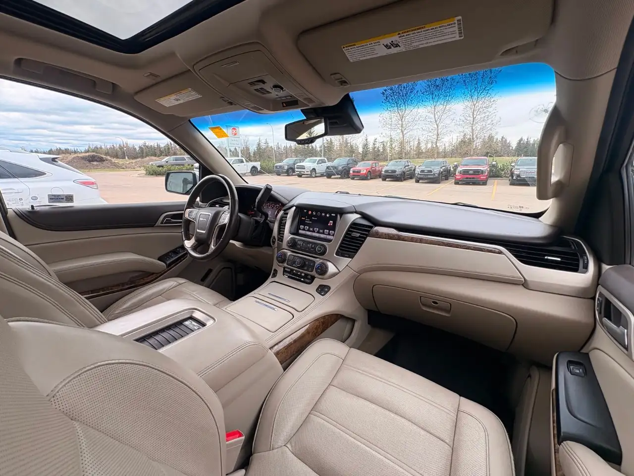 GMC Yukon снимка GMC Yukon