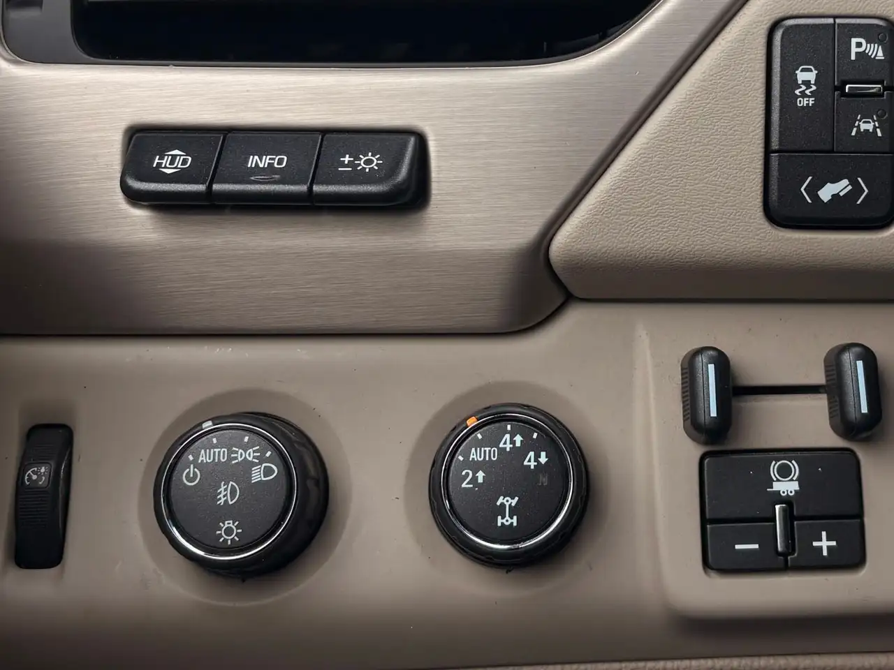 GMC Yukon снимка GMC Yukon