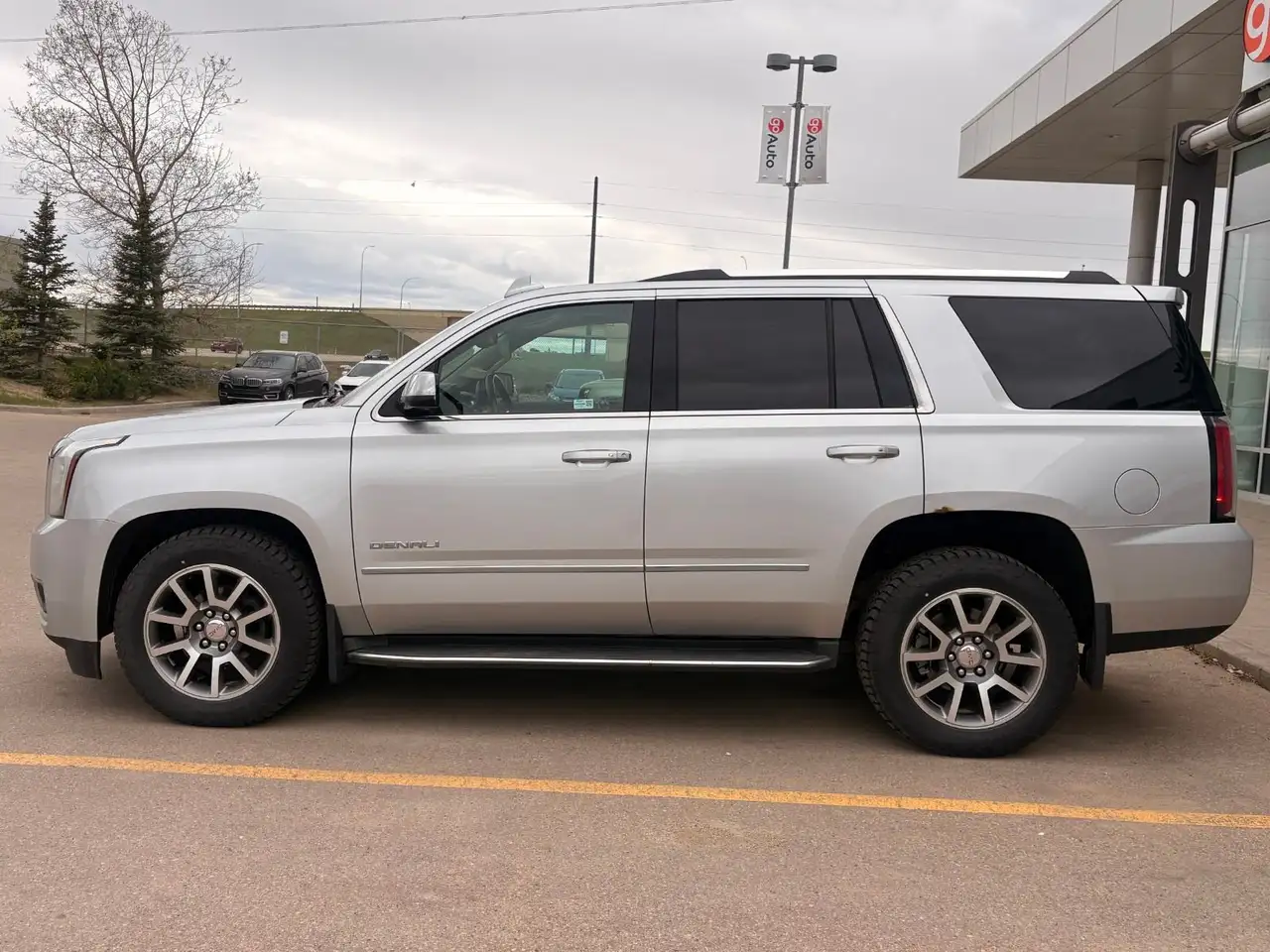 GMC Yukon снимка GMC Yukon