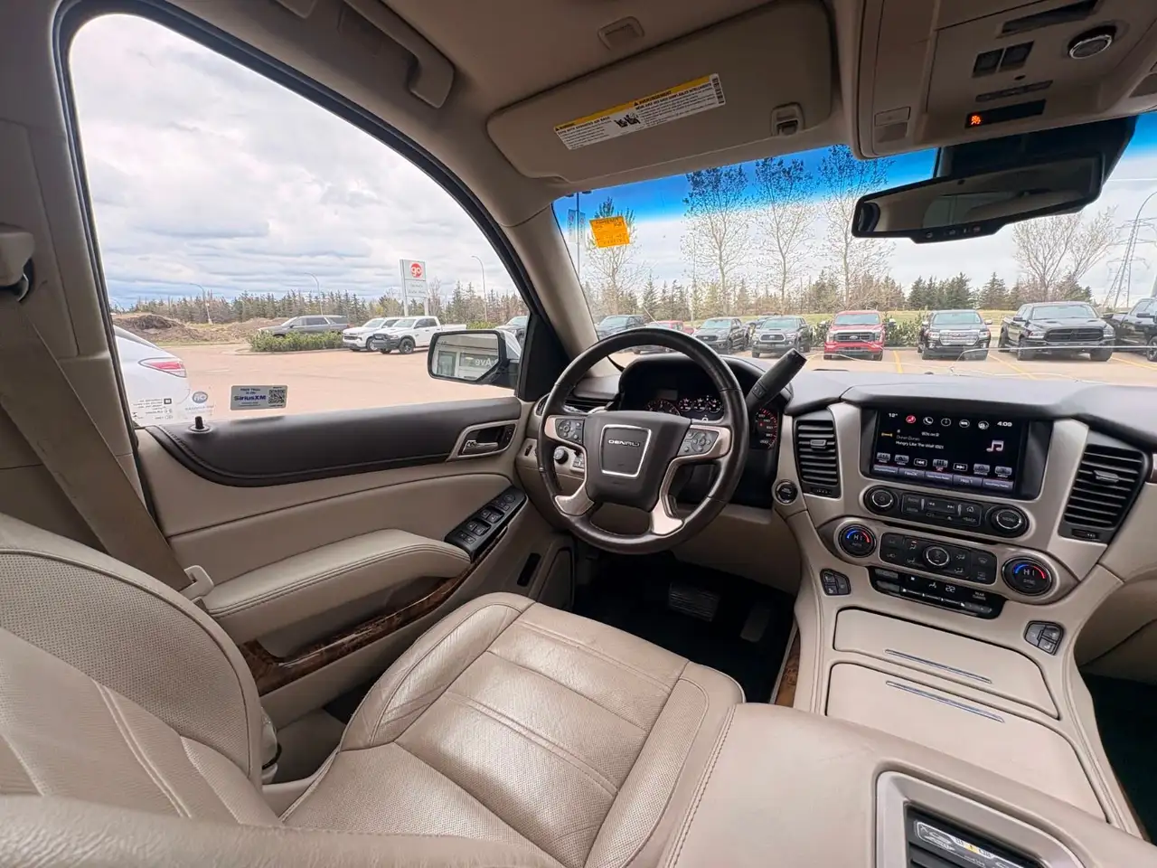 GMC Yukon снимка GMC Yukon