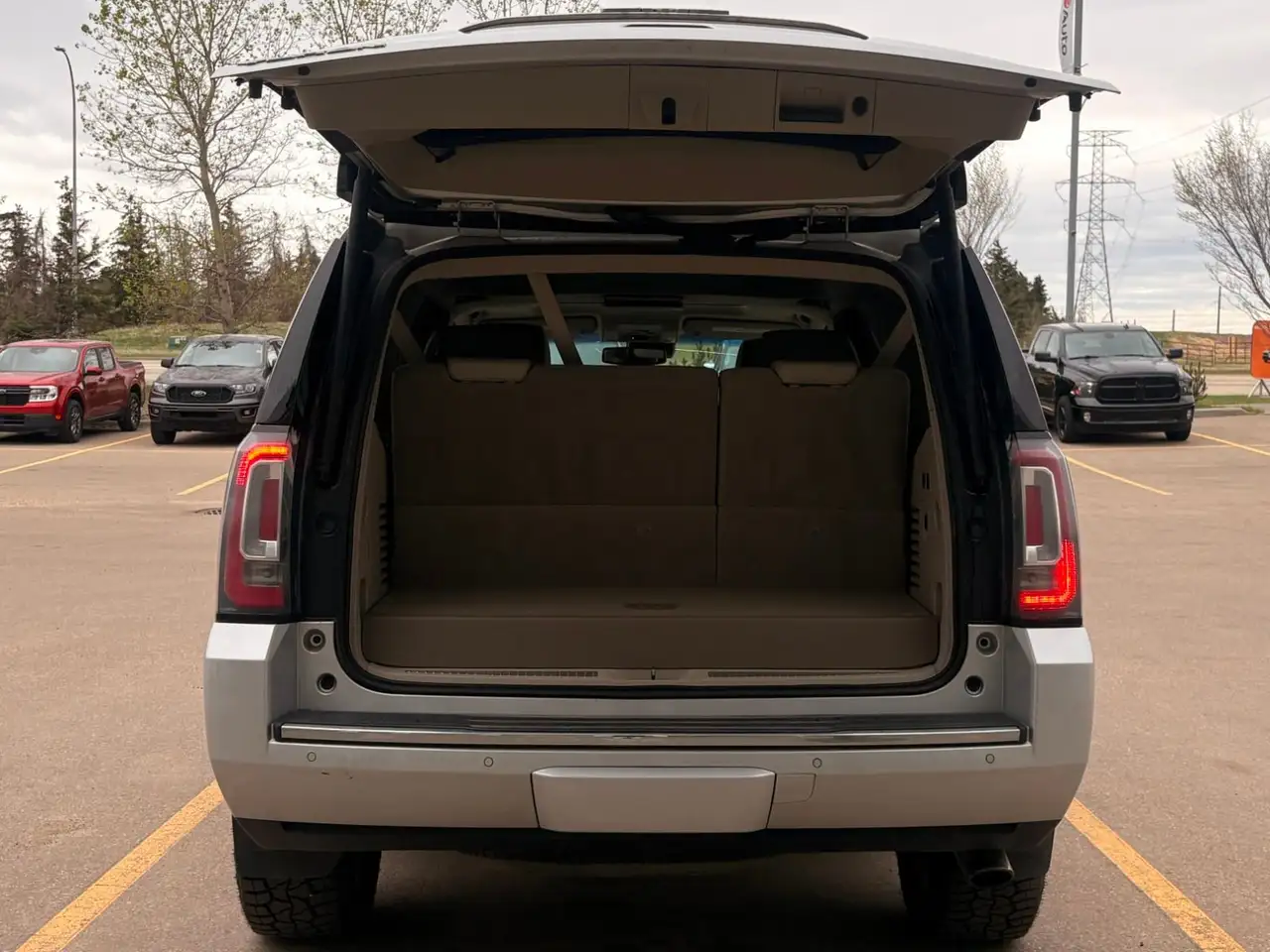 GMC Yukon снимка GMC Yukon