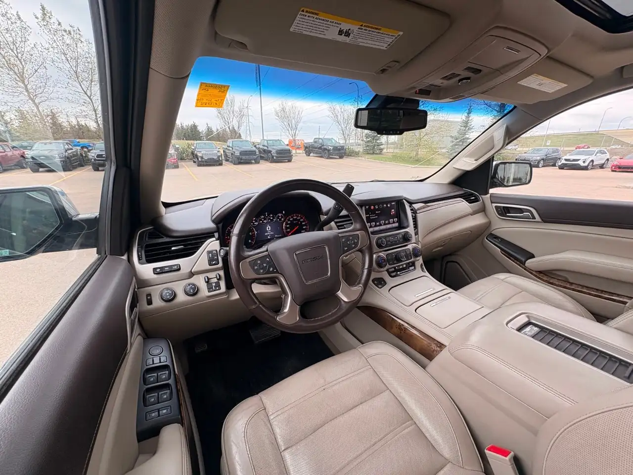 GMC Yukon снимка GMC Yukon