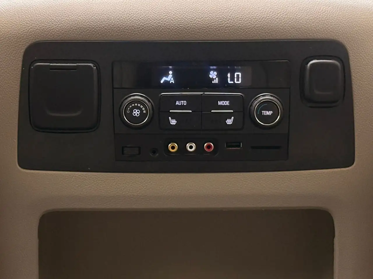 GMC Yukon снимка GMC Yukon