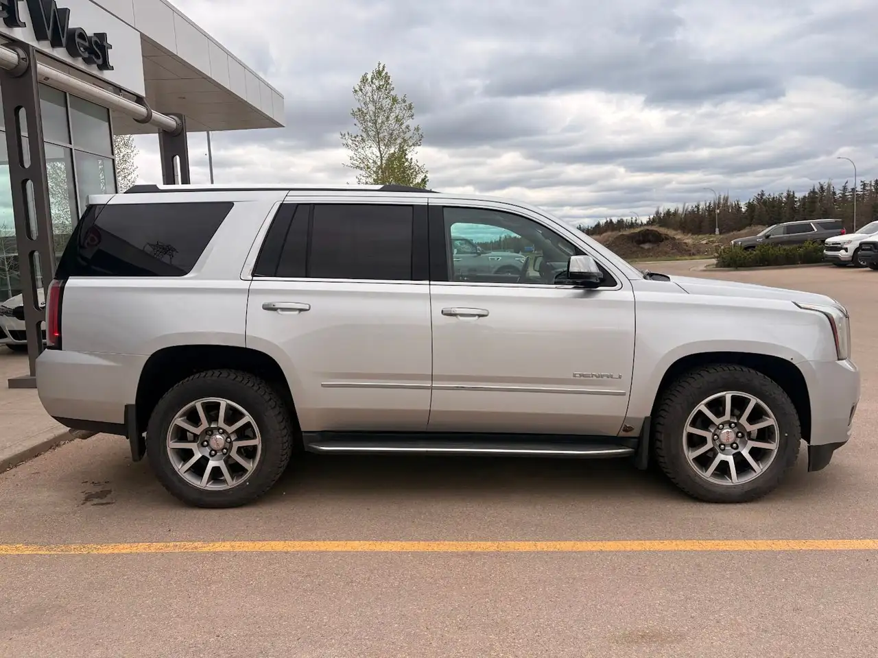 GMC Yukon снимка GMC Yukon